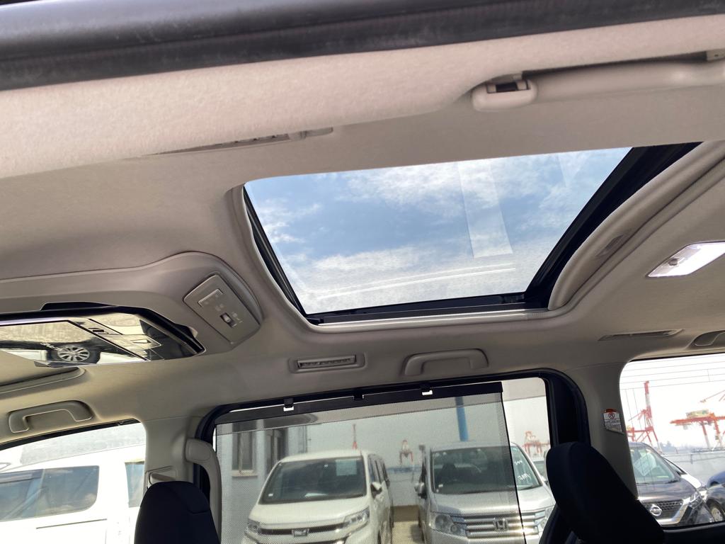 2014 Toyota Voxy Sunroof